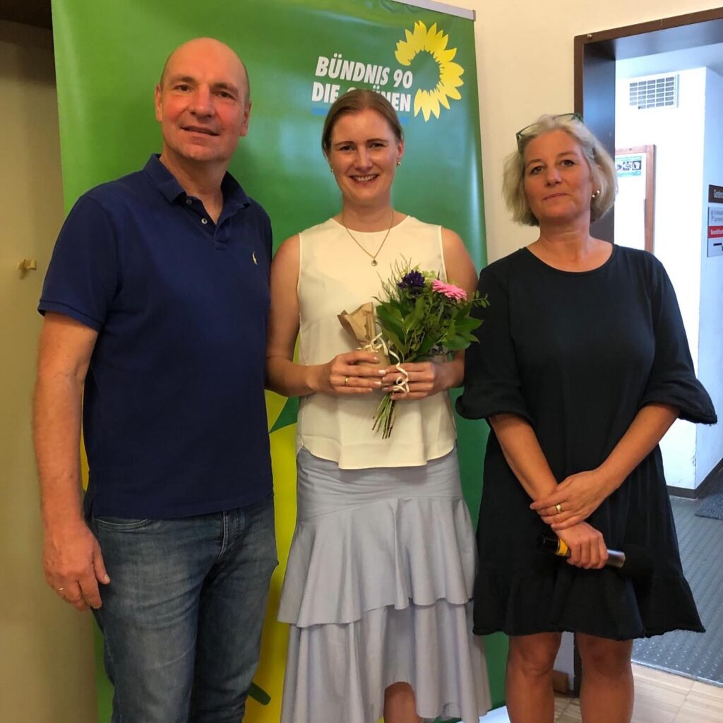 Gruppenbild Rainer Husmann, Svenja Jarchov und Lisa Stockmann